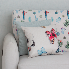 Decoration with cushions
